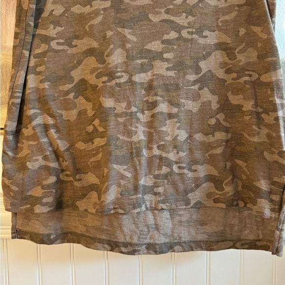 ROCK & REPUBLIC Brown Green Army Camouflage Print T Shirt Size Small - Picture 6 of 8